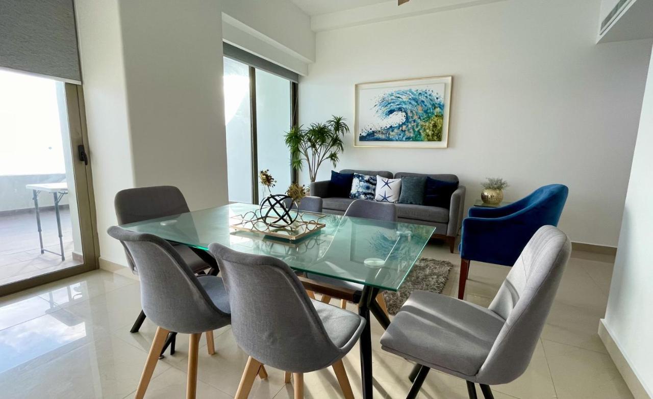 Tramonto, A Beachfront Bliss! Apartamento *